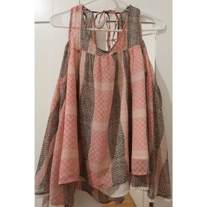 Cold Shoulder Pink pattern top (A&F) || S